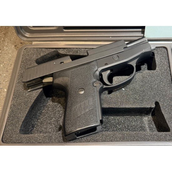 USED SIG SAUER P239 40 cal  (357 SIG convertible but bbl not included)