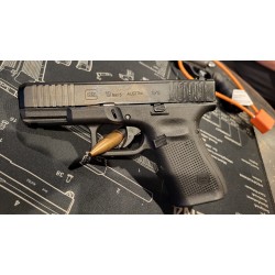 USED GLOCK 19 GEN 5 WITH 8 MAGS - LIKE NEW